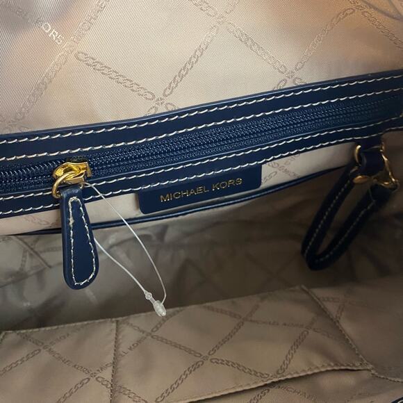 NWOT Michael Kors leather navy blue shoulder bag - Picture 6 of 7